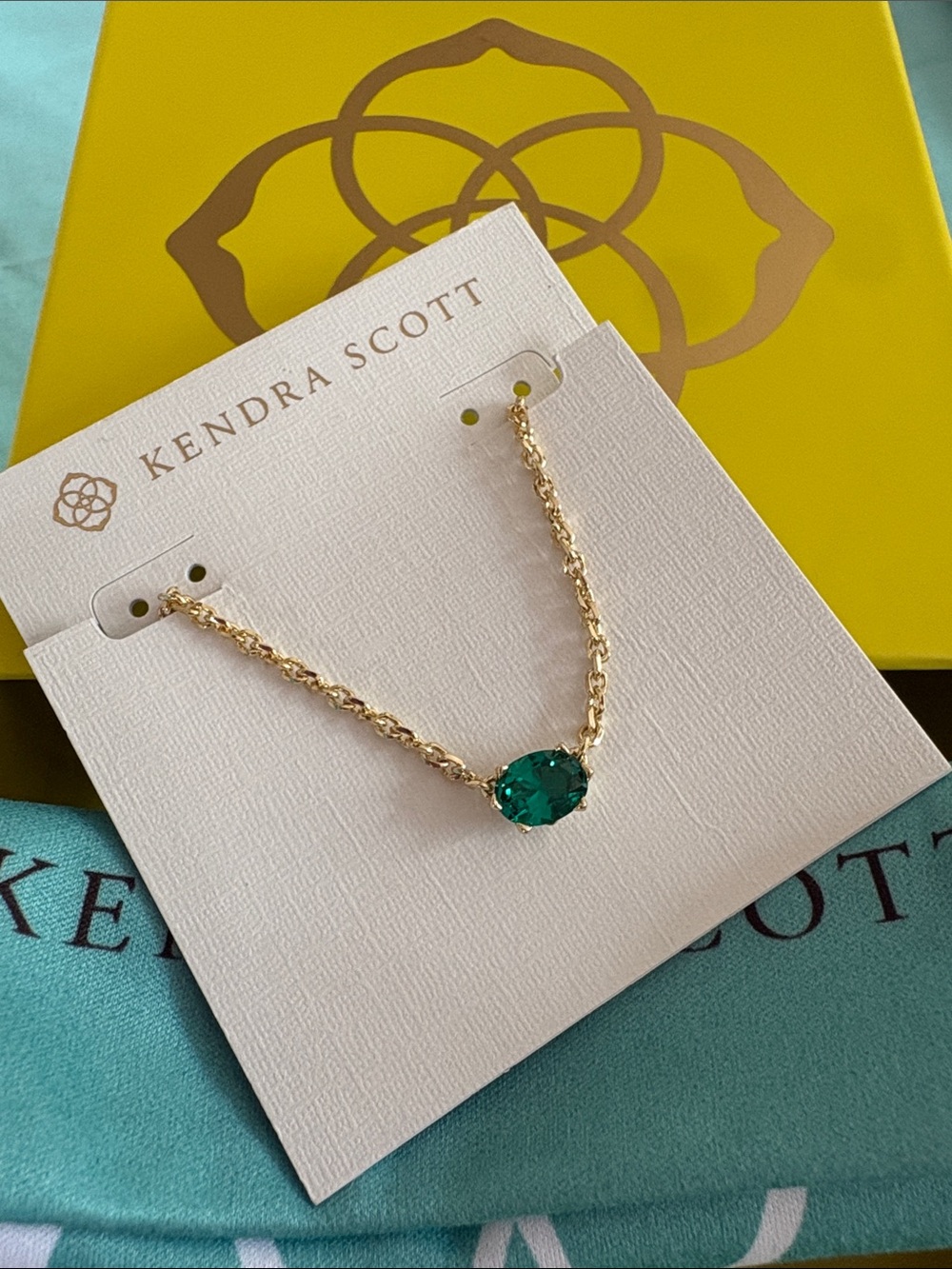 Kendra Scott Cailin Gold Pendant Necklace in Green Crystal nwt - Picture 6 of 8